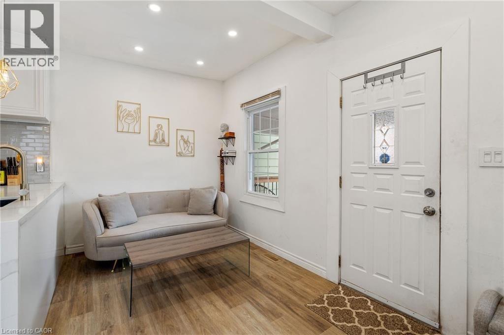 67 GLENDALE AVENUE NORTH Image 11