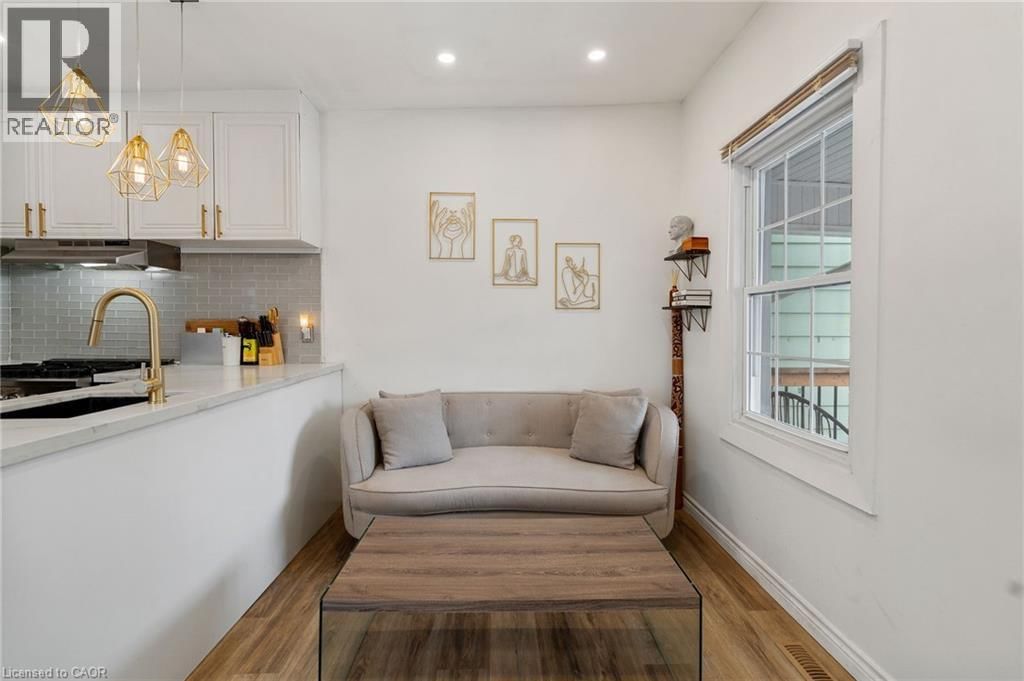 67 GLENDALE AVENUE NORTH Image 12