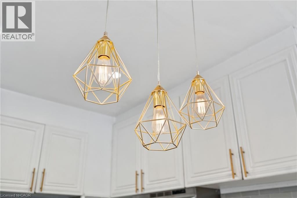 67 GLENDALE AVENUE NORTH Image 17