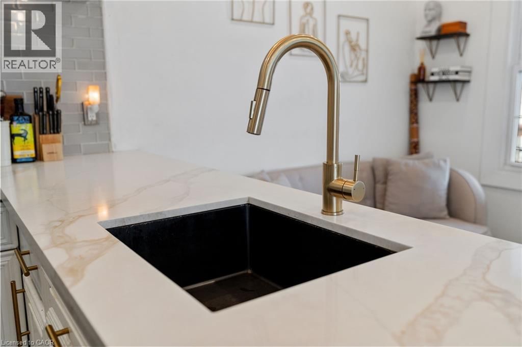 67 GLENDALE AVENUE NORTH Image 21