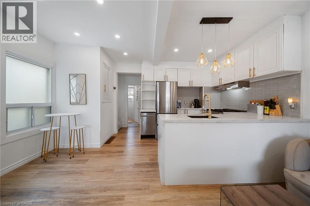 67 GLENDALE AVENUE NORTH Image 24