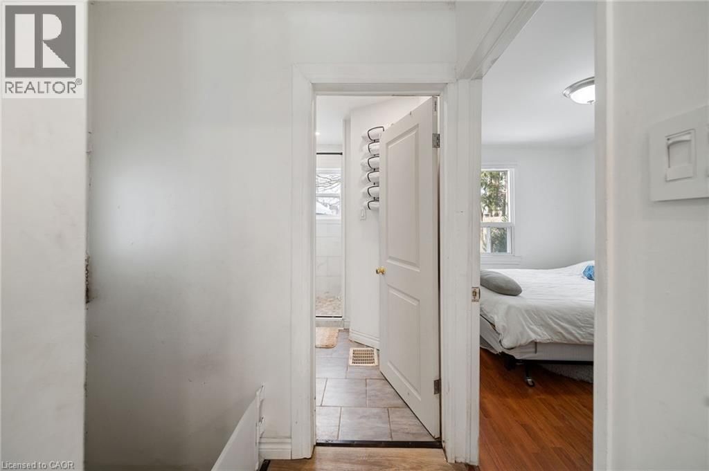 67 GLENDALE AVENUE NORTH Image 25