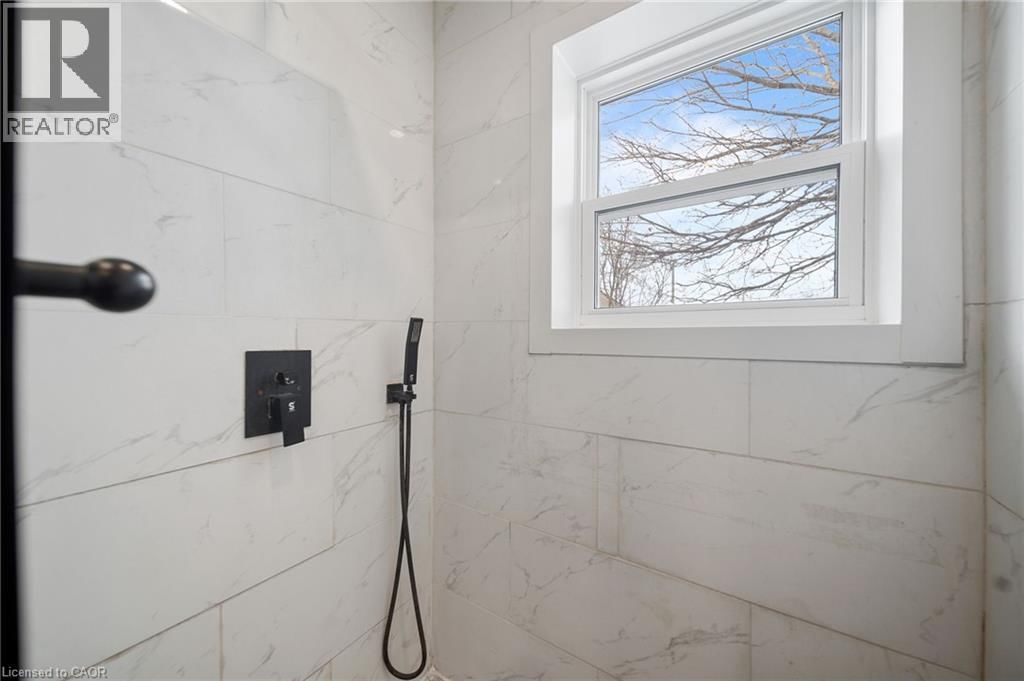 67 GLENDALE AVENUE NORTH Image 28