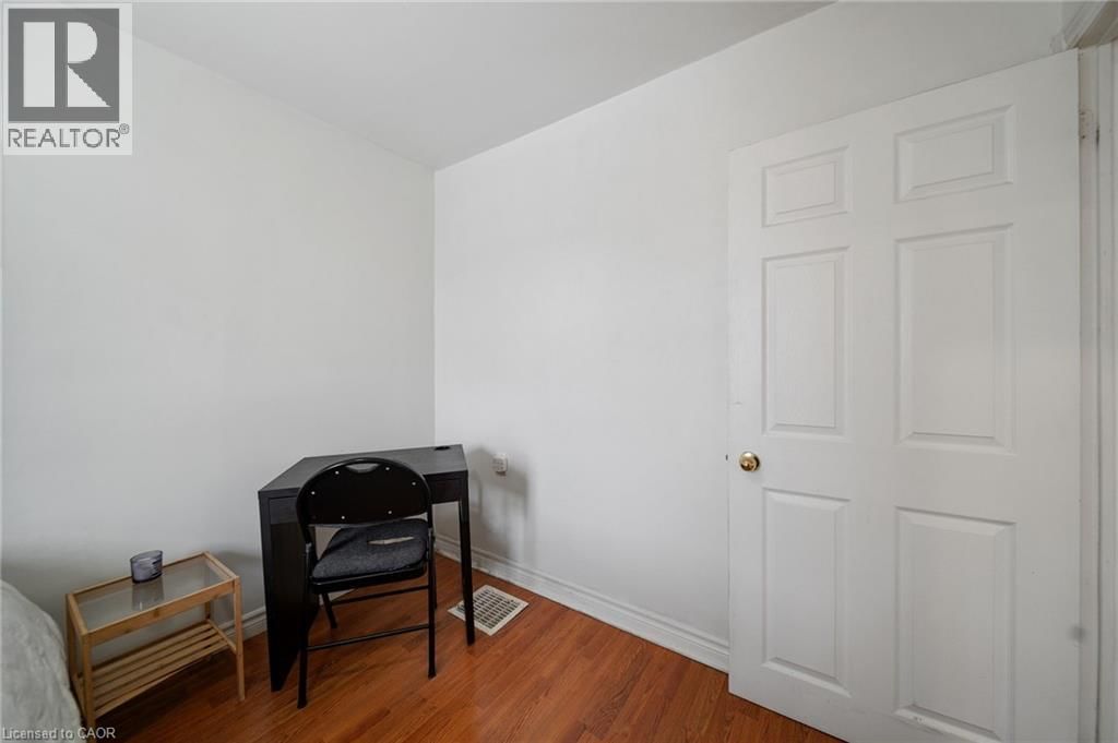 67 GLENDALE AVENUE NORTH Image 32