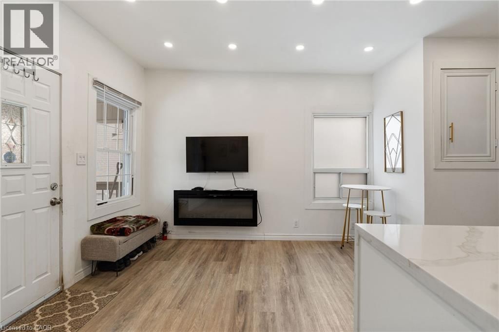 67 GLENDALE AVENUE NORTH Image 7