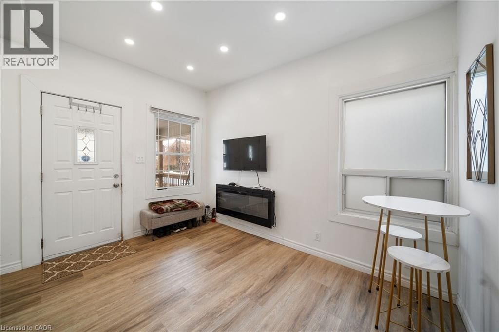 67 GLENDALE AVENUE NORTH Image 8