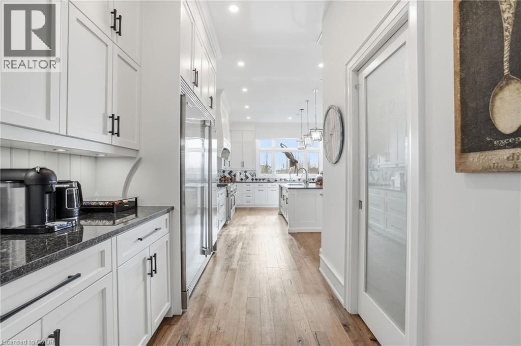 119 WILLOWBROOK DRIVE Image 9