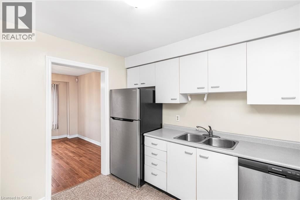 52 - 391 STONE CHURCH ROAD EAST Image 16