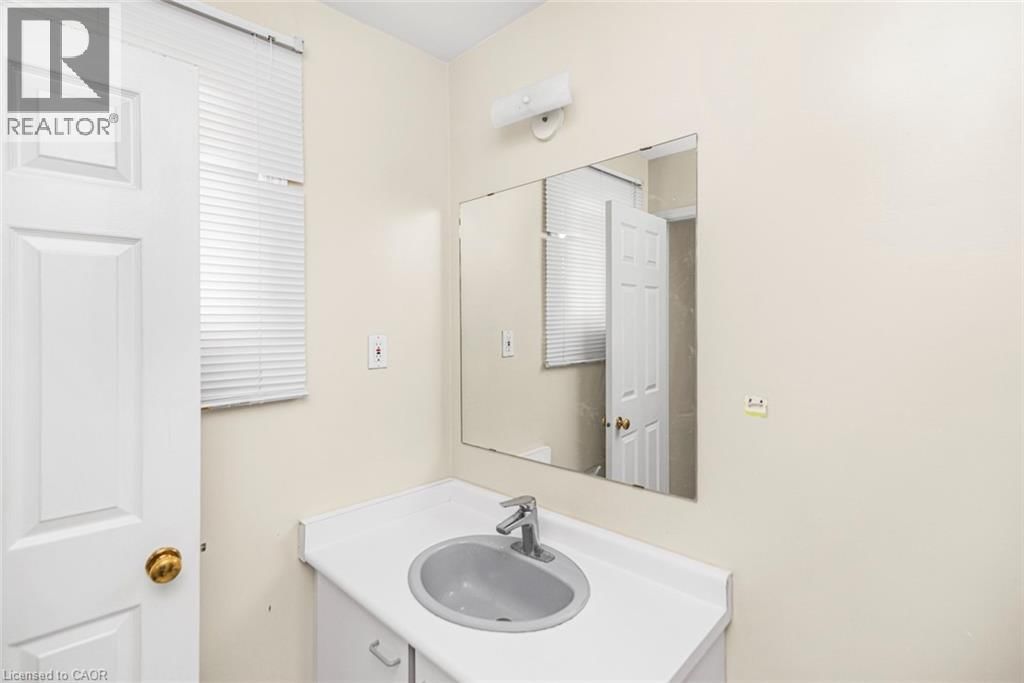 52 - 391 STONE CHURCH ROAD EAST Image 31