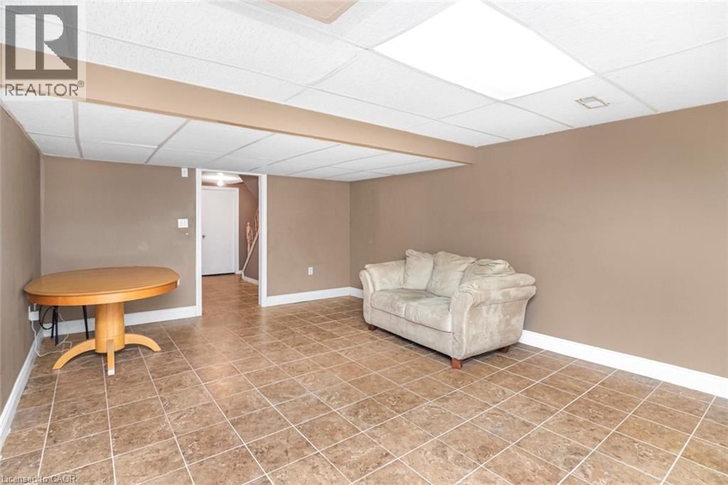 52 - 391 STONE CHURCH ROAD EAST Image 36