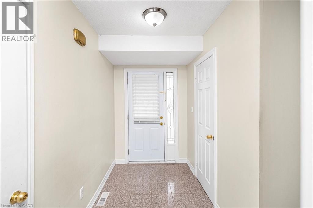 52 - 391 STONE CHURCH ROAD EAST Image 5