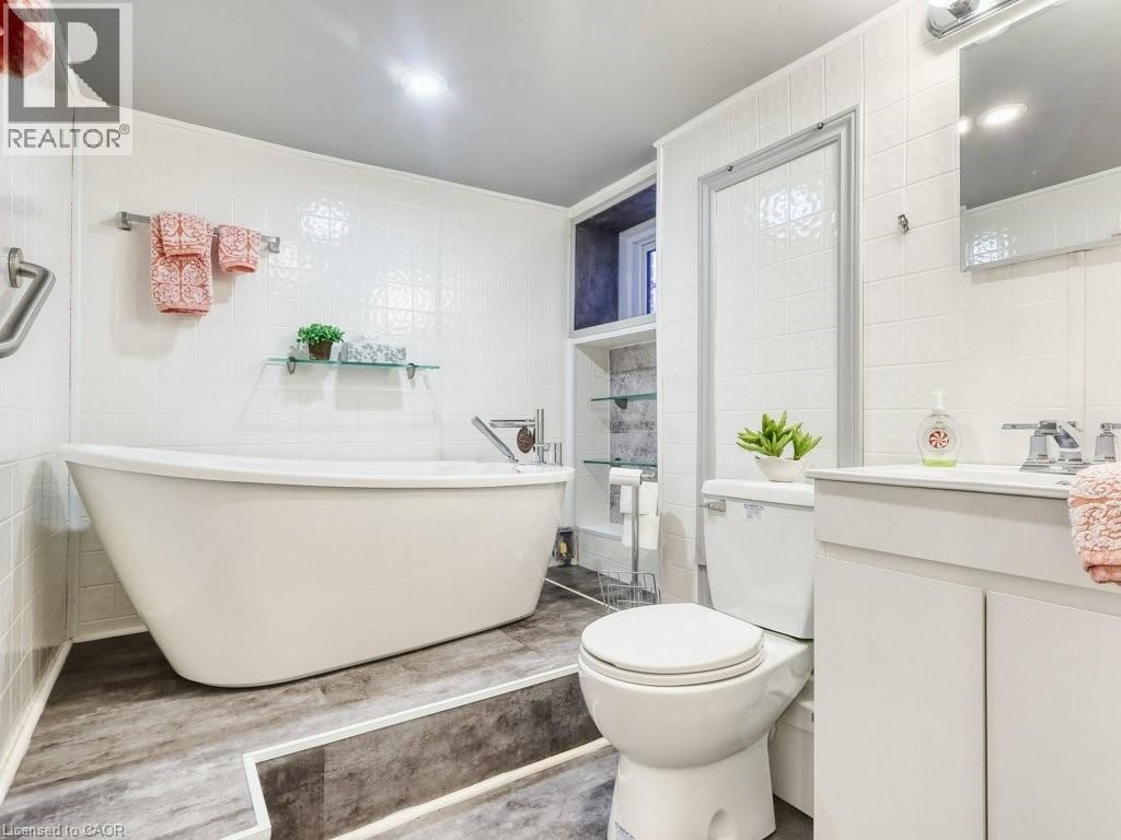 52 CARTER STREET Image 23