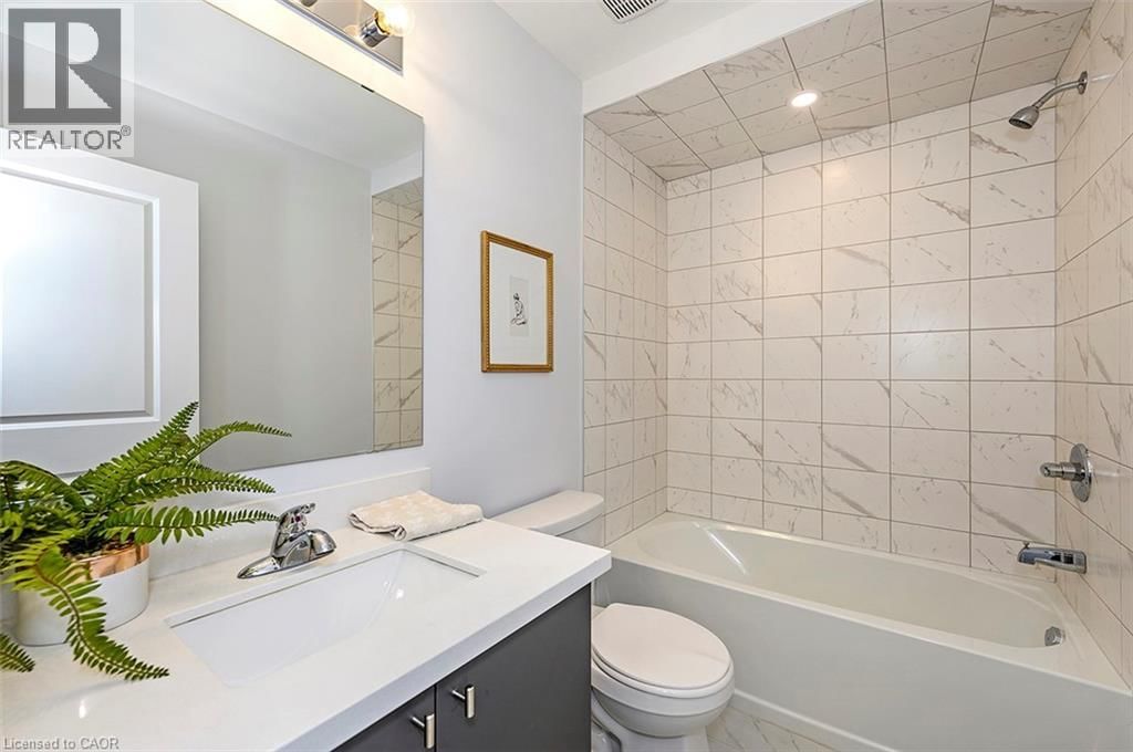 48 - 205 THAMES WAY Image 36