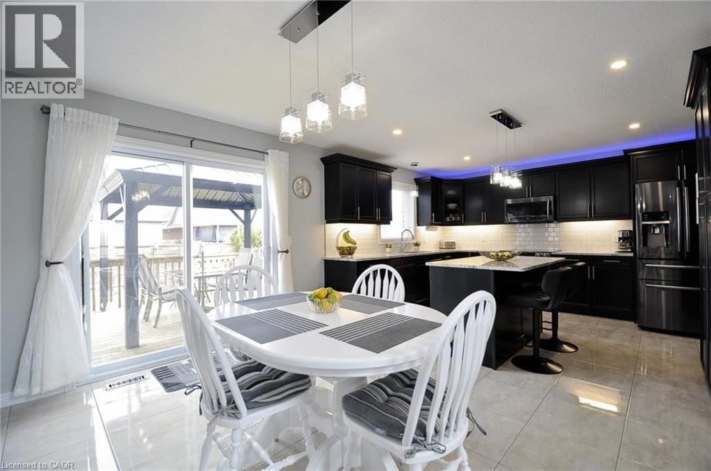 82 CURTIS STREET Image 13