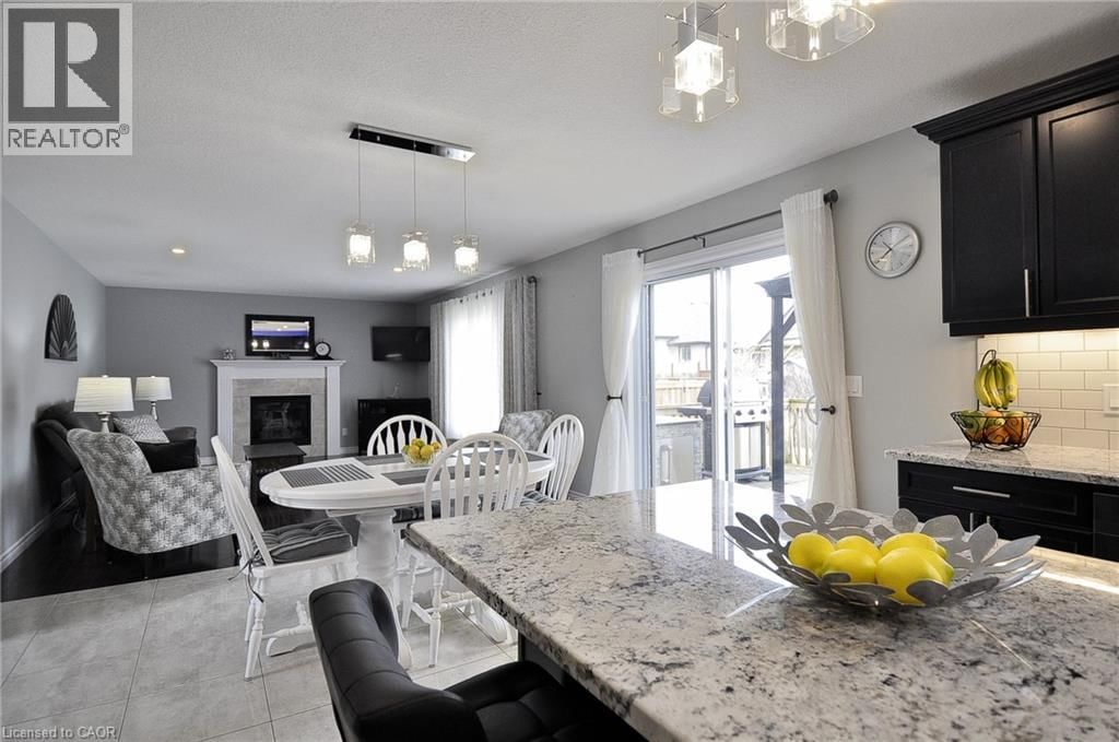 82 CURTIS STREET Image 14