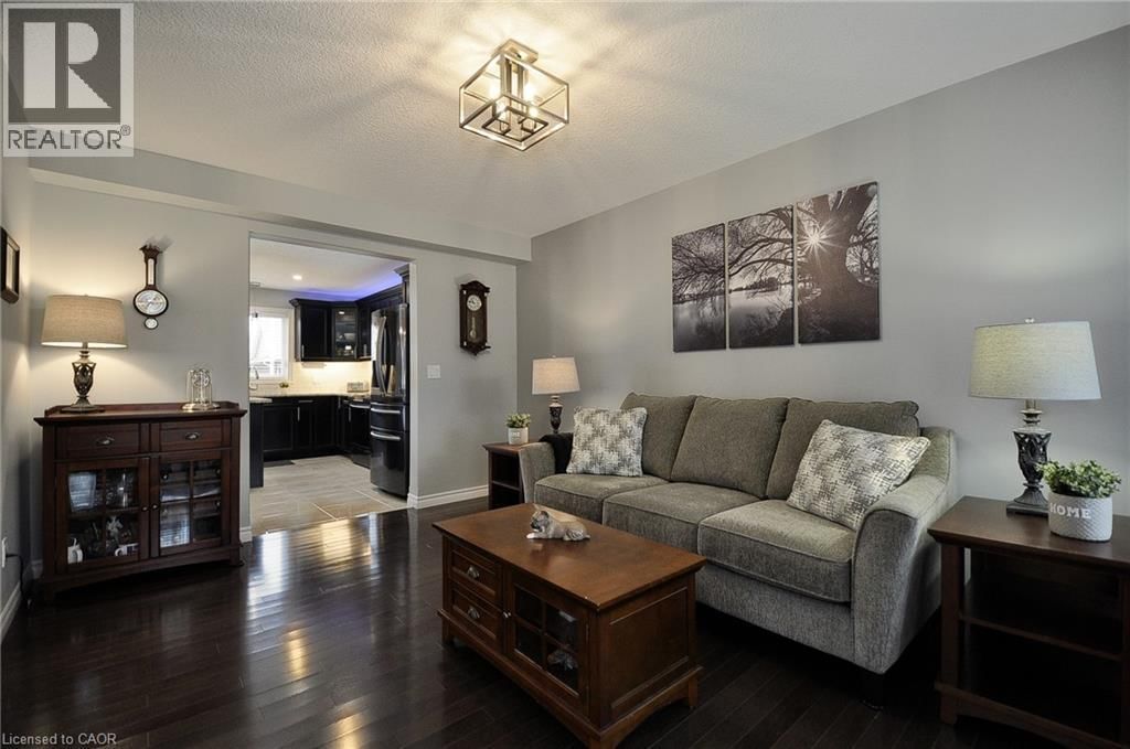 82 CURTIS STREET Image 18