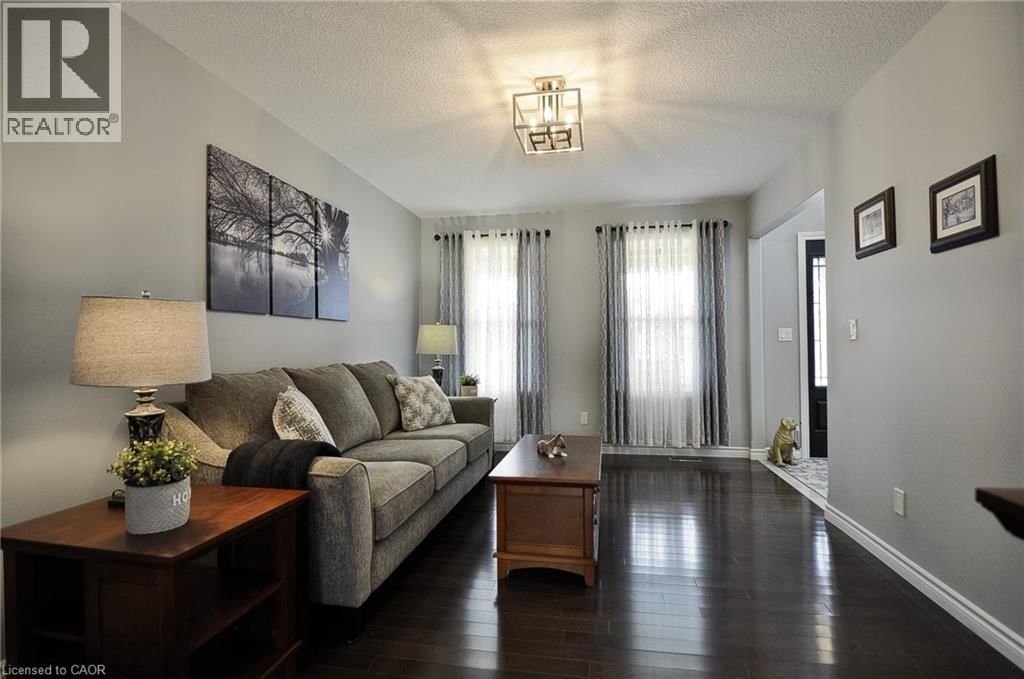 82 CURTIS STREET Image 19