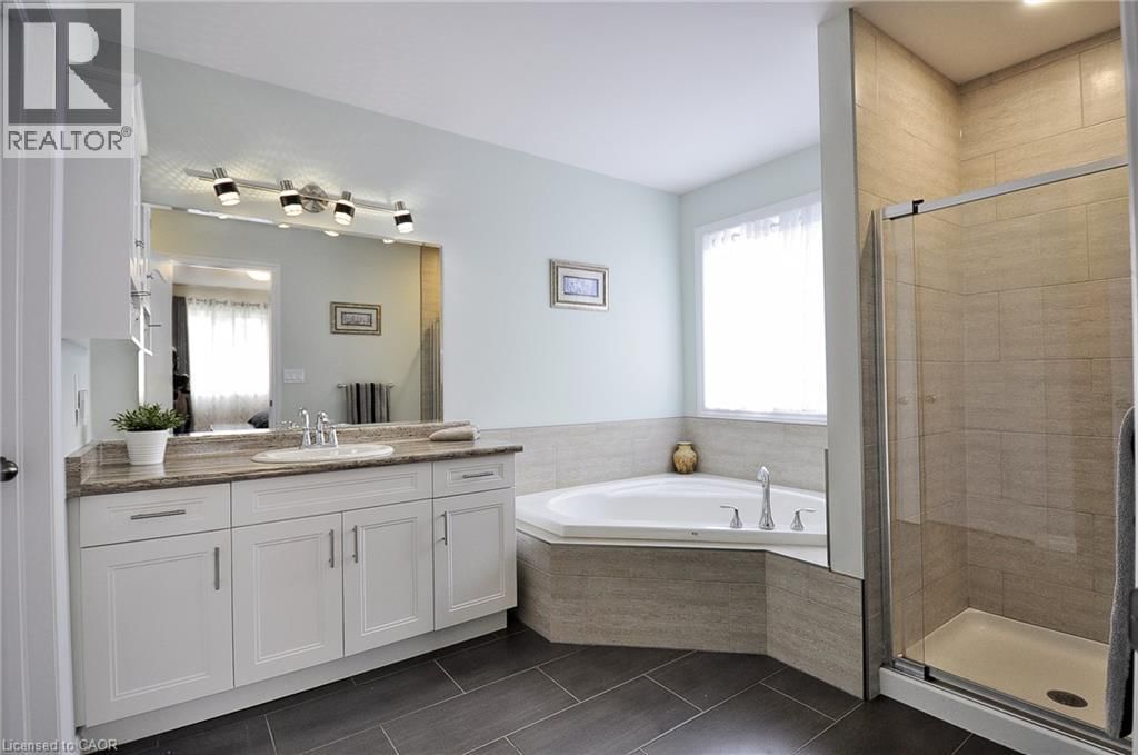 82 CURTIS STREET Image 26