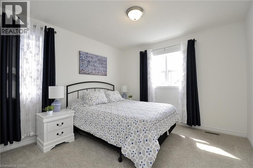 82 CURTIS STREET Image 28