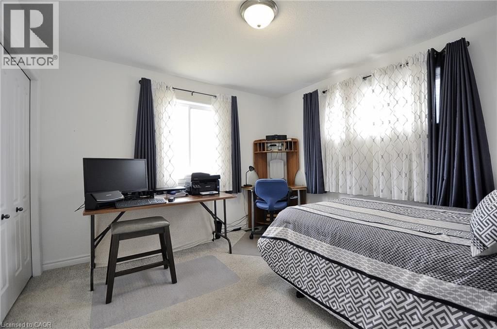 82 CURTIS STREET Image 29