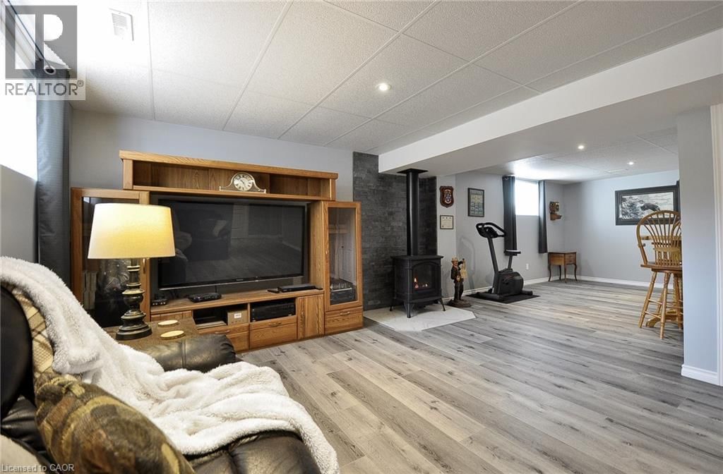 82 CURTIS STREET Image 34