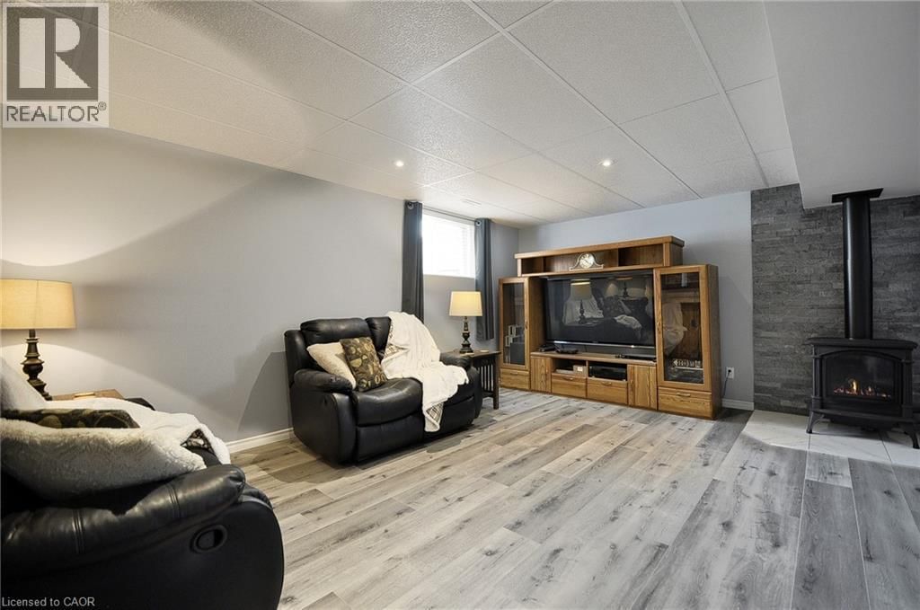 82 CURTIS STREET Image 36