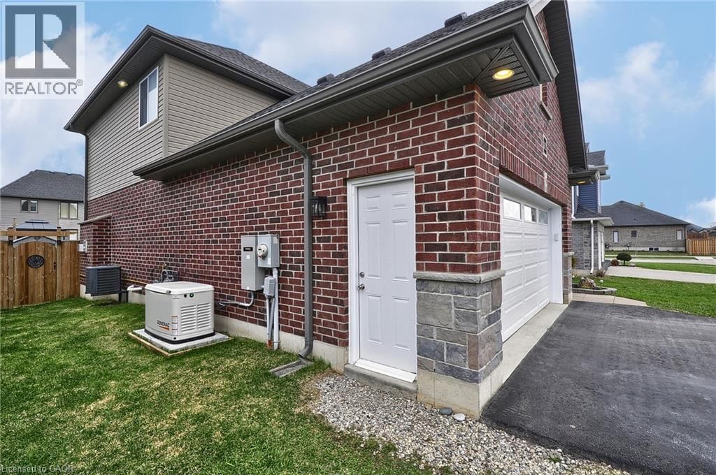 82 CURTIS STREET Image 44