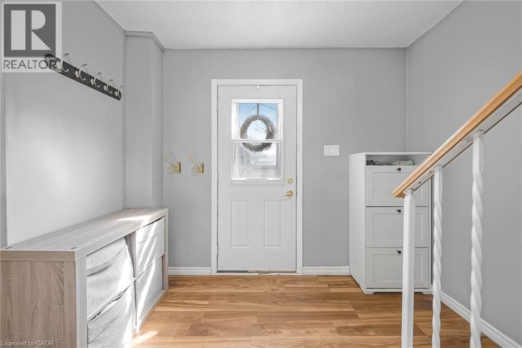 5 - 135 CHALMERS STREET SOUTH Image 1