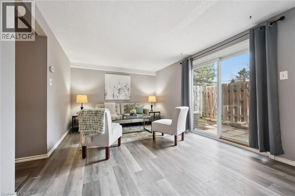 17 - 120 COUNTRY CLUB DRIVE Image 3