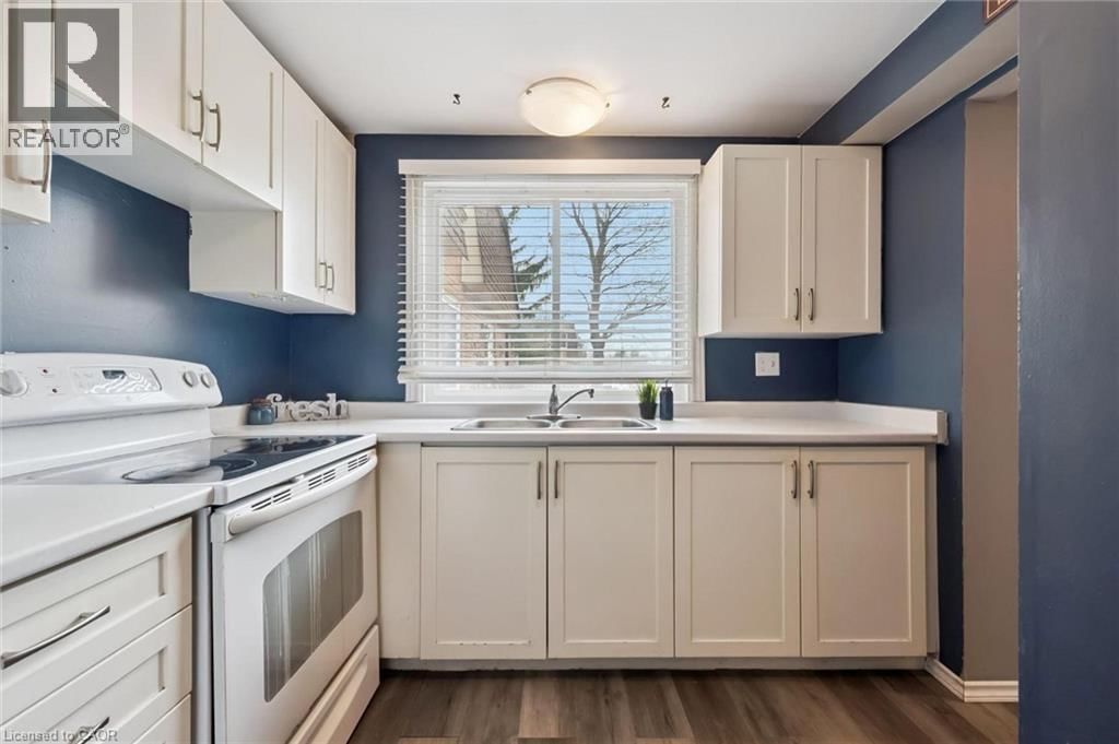 17 - 120 COUNTRY CLUB DRIVE Image 7