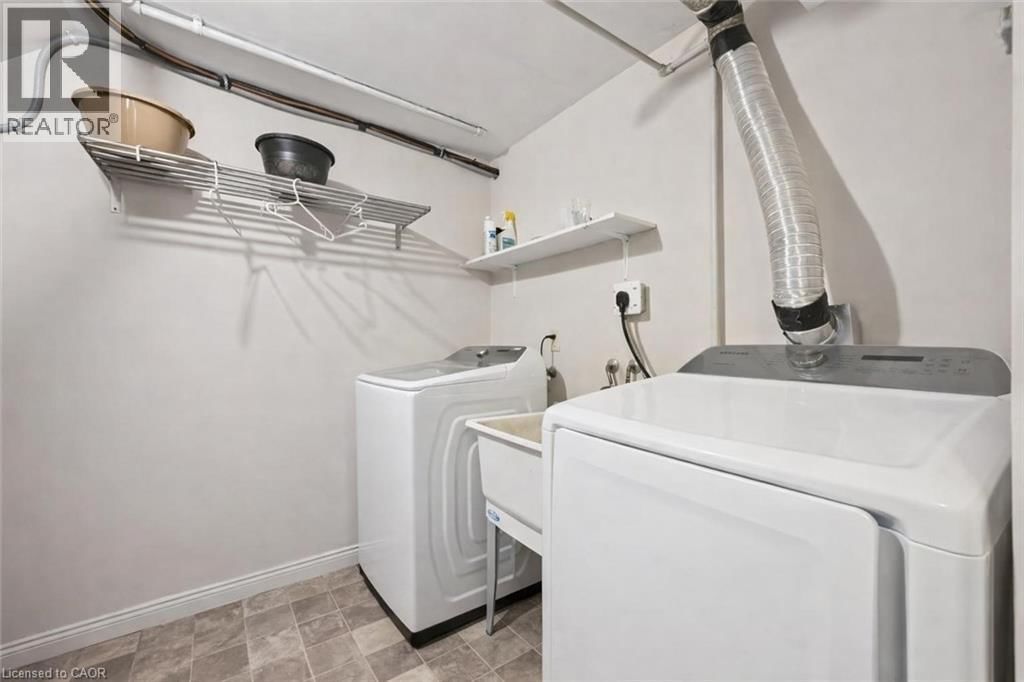 17 - 120 COUNTRY CLUB DRIVE Image 8