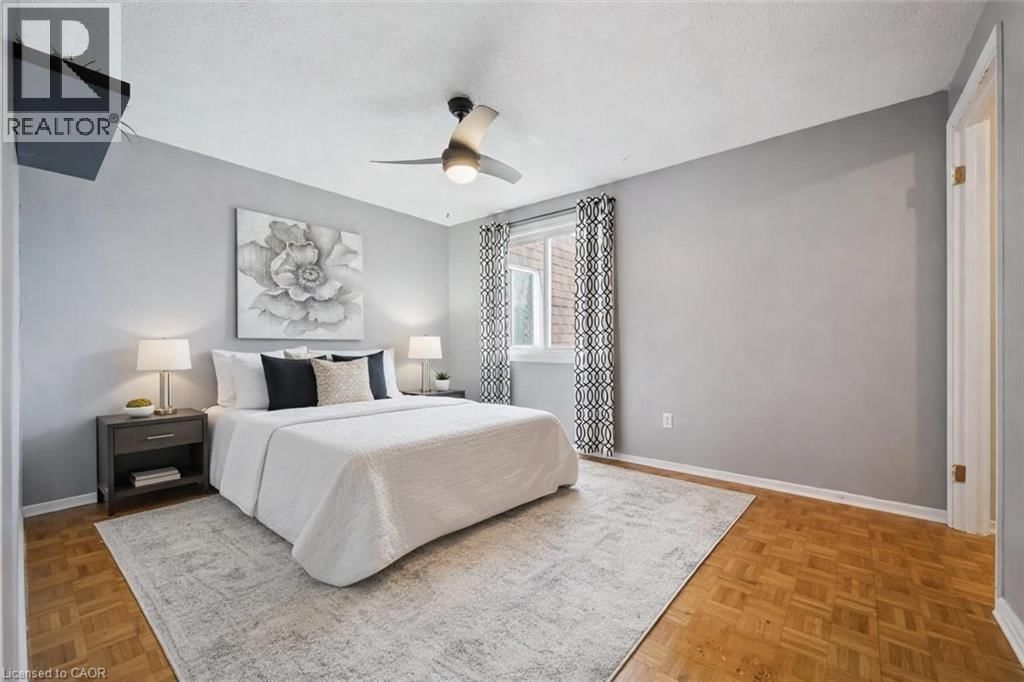 17 - 120 COUNTRY CLUB DRIVE Image 9