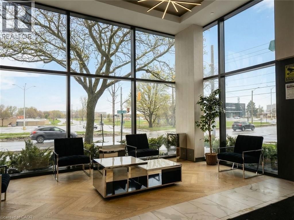 801 - 7 ERIE AVENUE Image 17