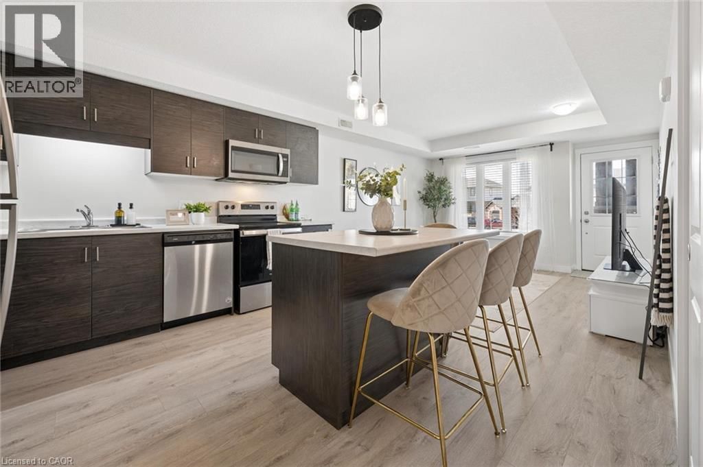 F - 150 ROCHEFORT STREET Image 12