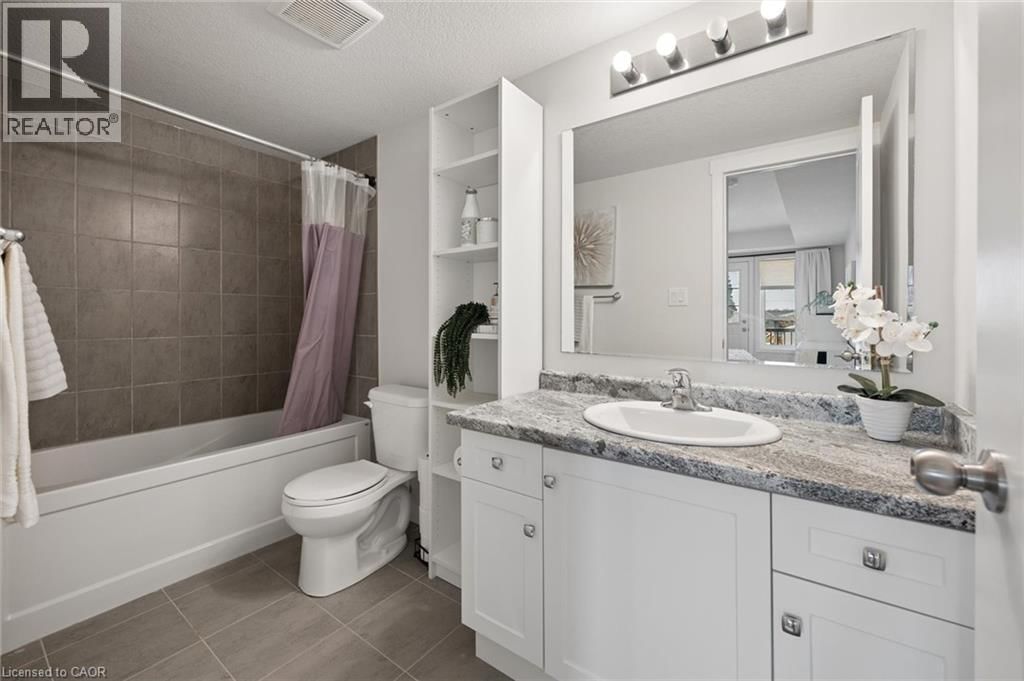 F - 150 ROCHEFORT STREET Image 21