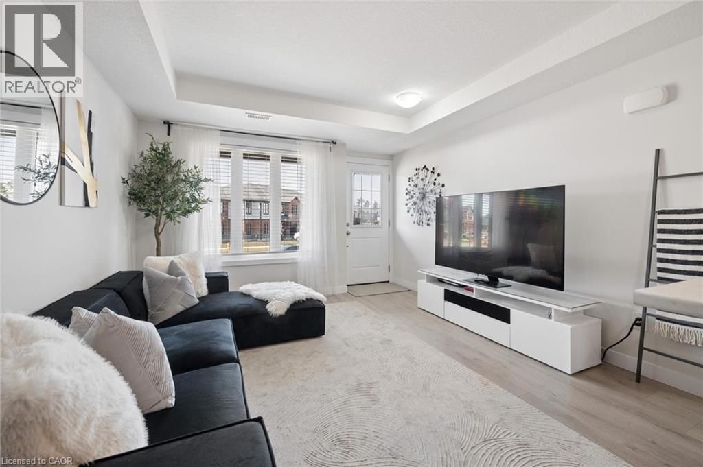 F - 150 ROCHEFORT STREET Image 6