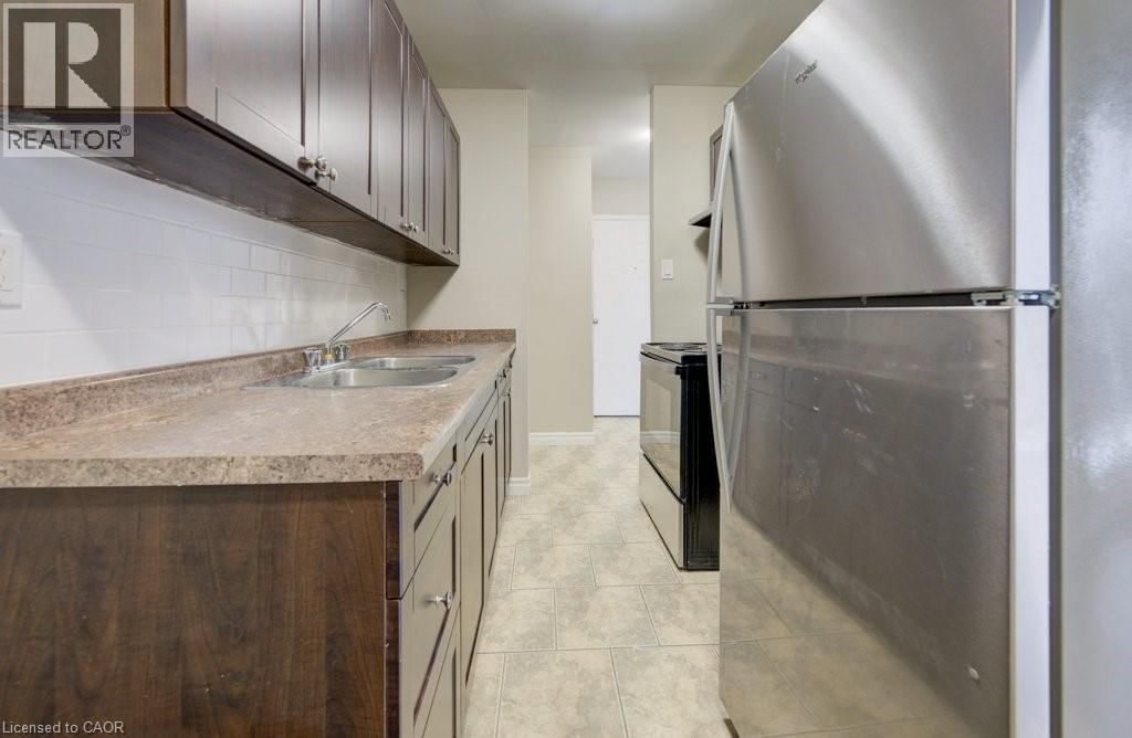 206 - 390 ADMIRAL DRIVE Image 4