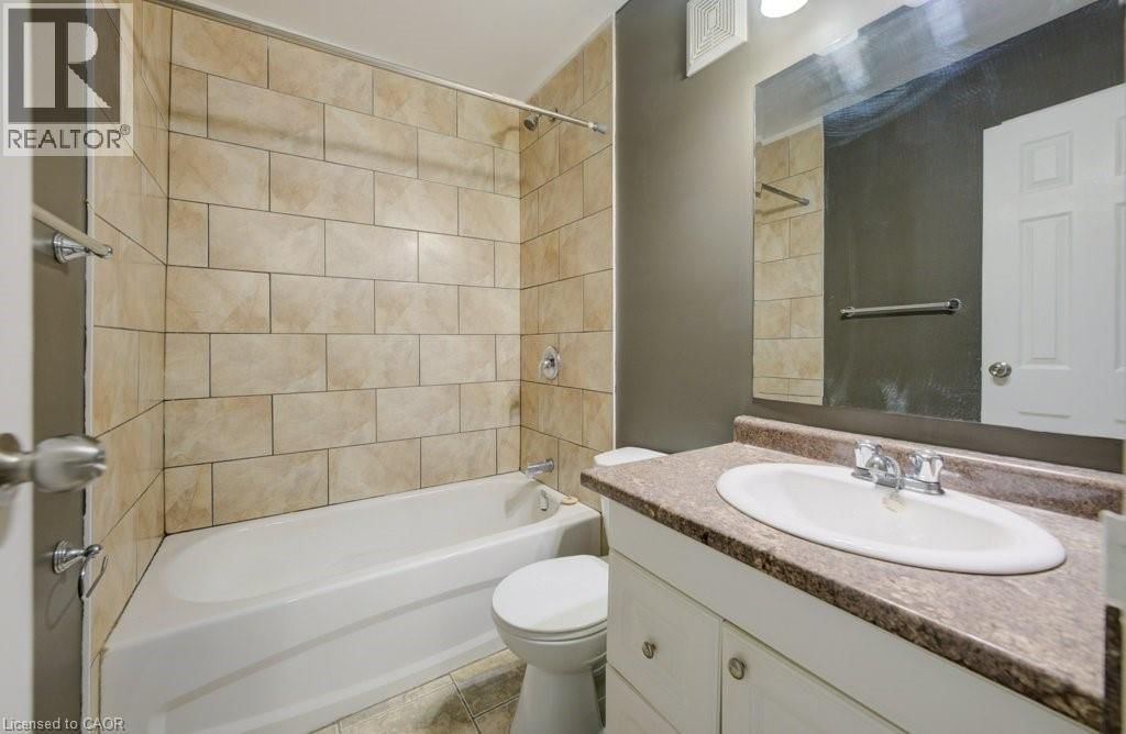 206 - 390 ADMIRAL DRIVE Image 8