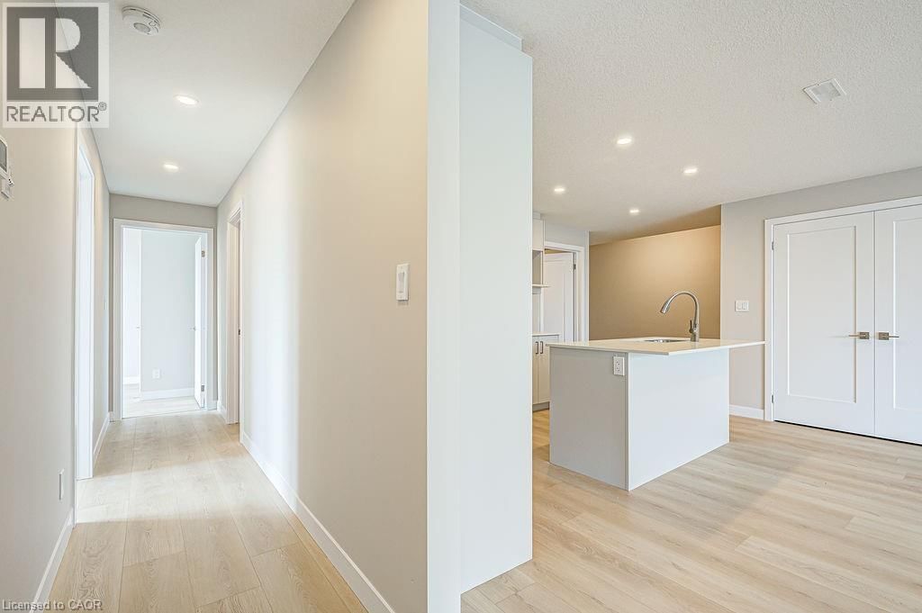 203 - 166 ASTOR CRESCENT Image 14