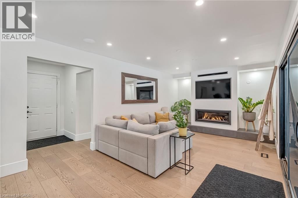 16 BANNISDALE WAY Image 20