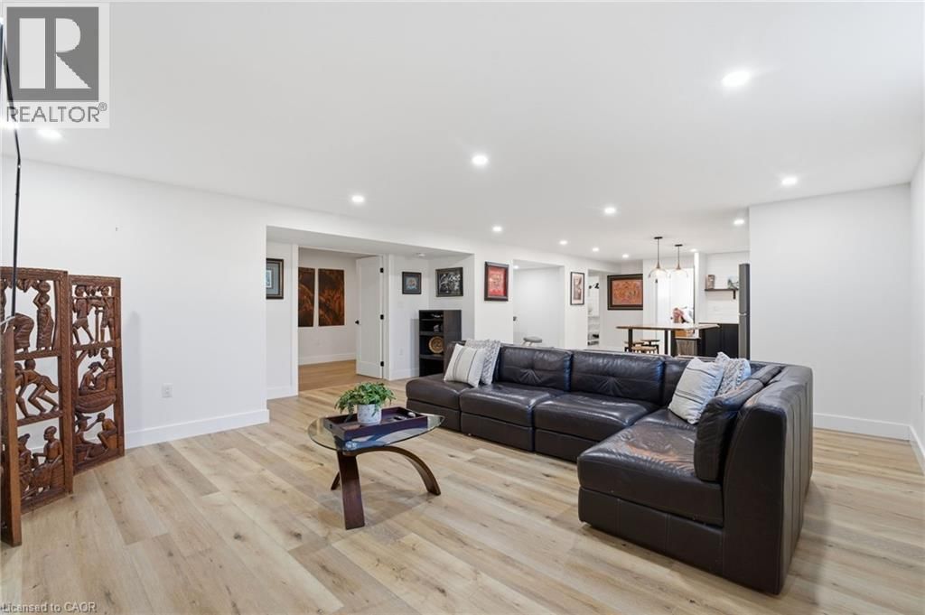 9 EAST STREET NORTH Image 23