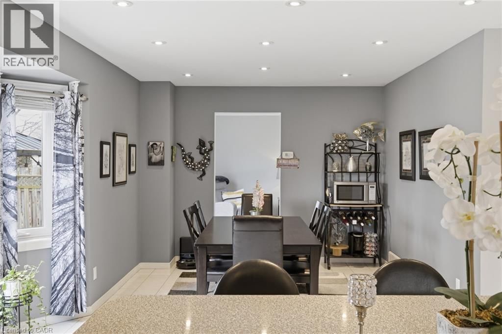 107 ROSE BRIDGE CRESCENT Image 20