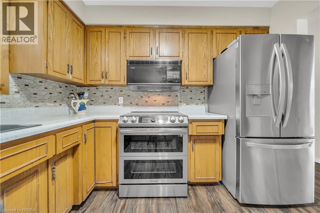 490 SADDLER STREET EAST Image 13