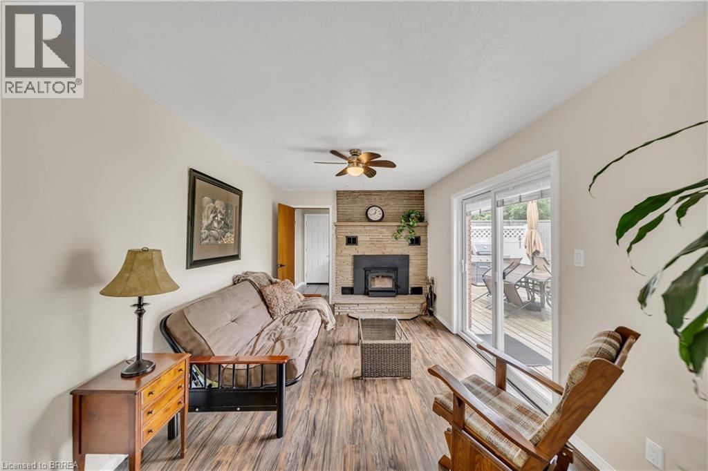 490 SADDLER STREET EAST Image 18