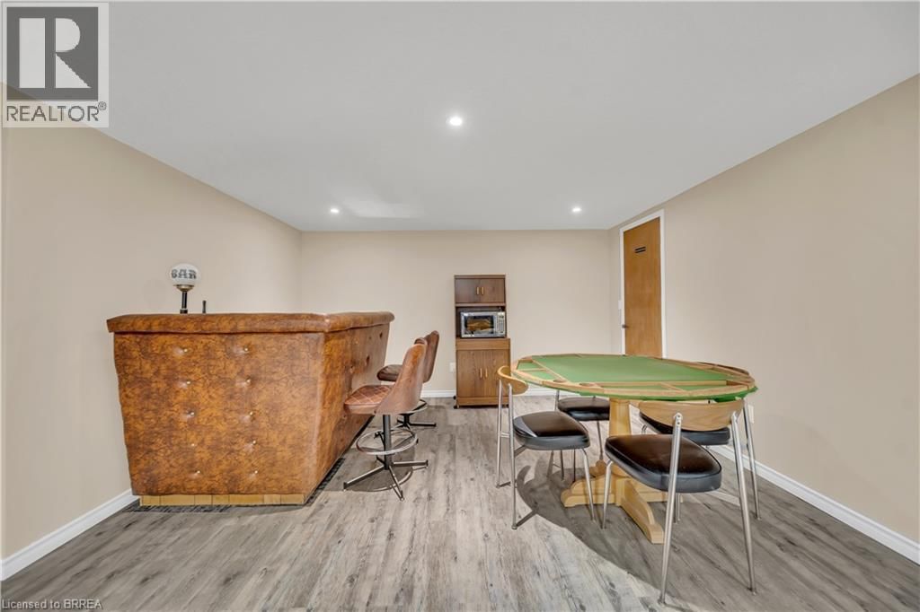 490 SADDLER STREET EAST Image 37