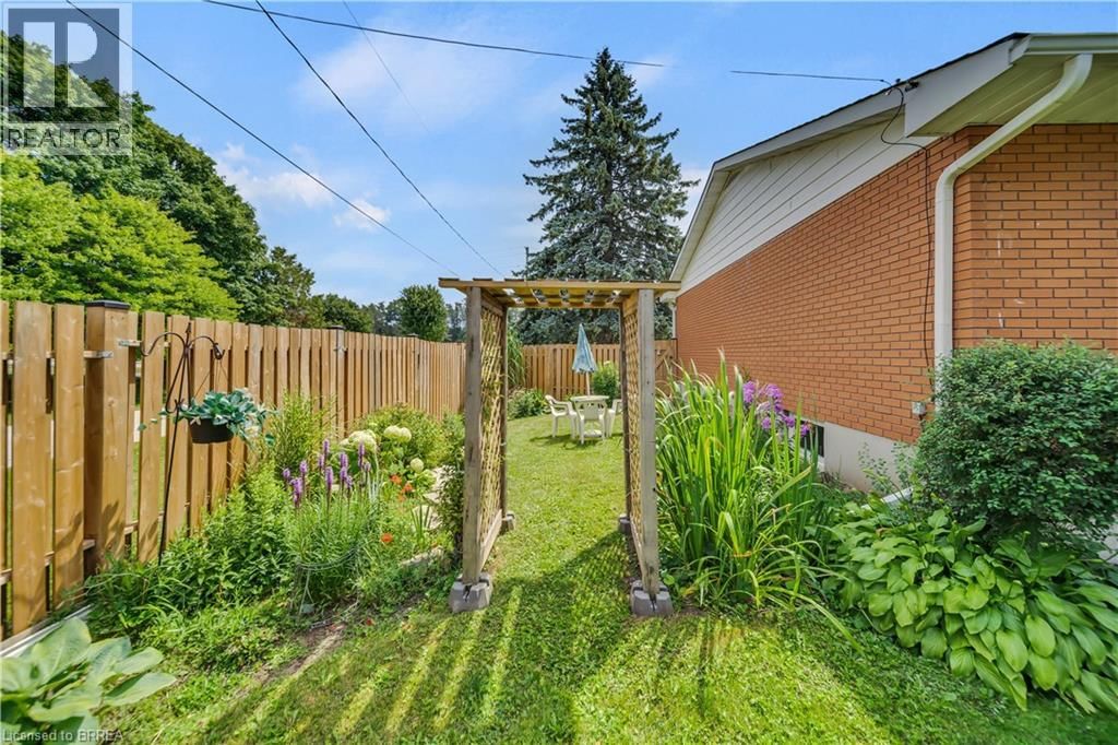 490 SADDLER STREET EAST Image 46