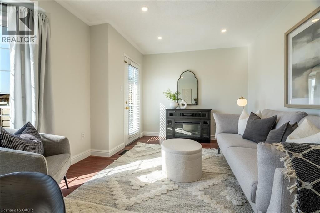 53 DILLS CRESCENT Image 12