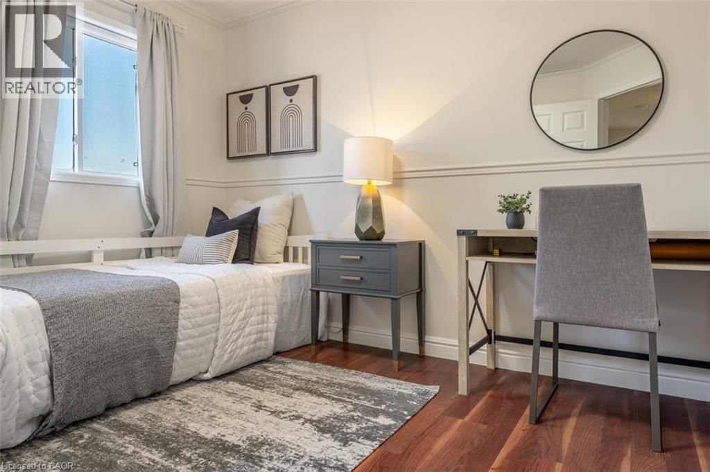 53 DILLS CRESCENT Image 17