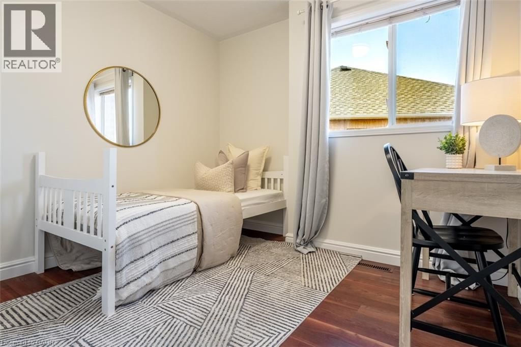 53 DILLS CRESCENT Image 18