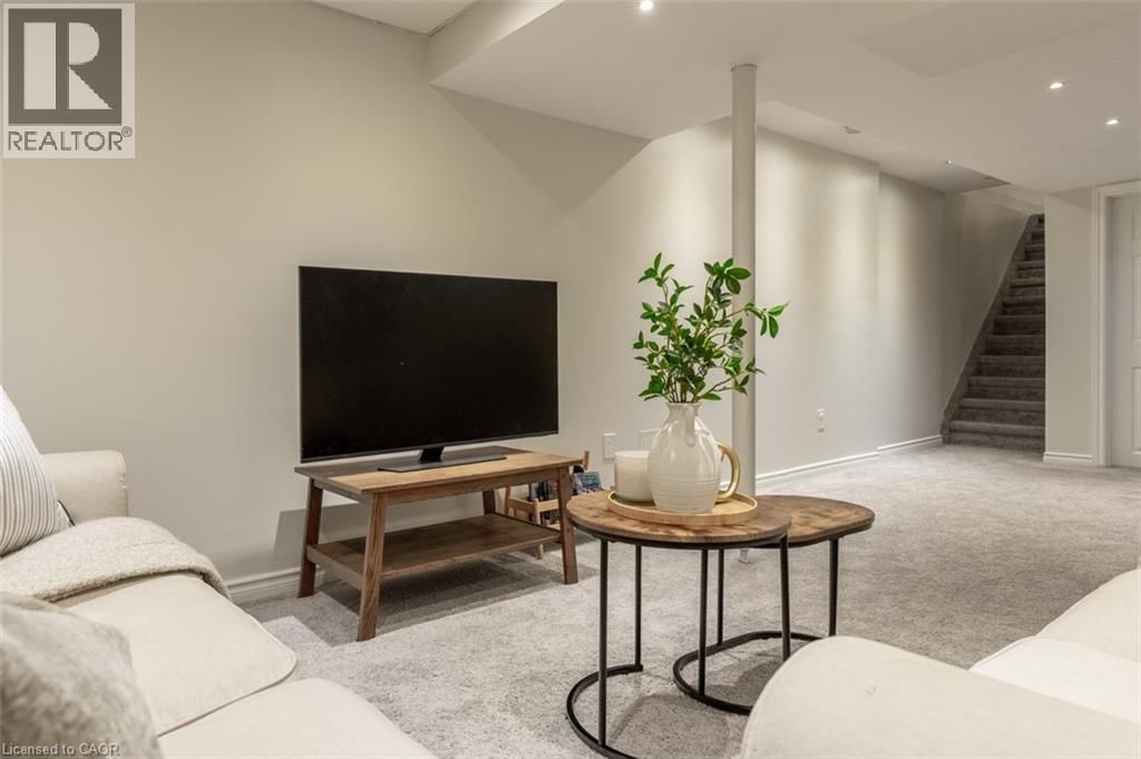 53 DILLS CRESCENT Image 20